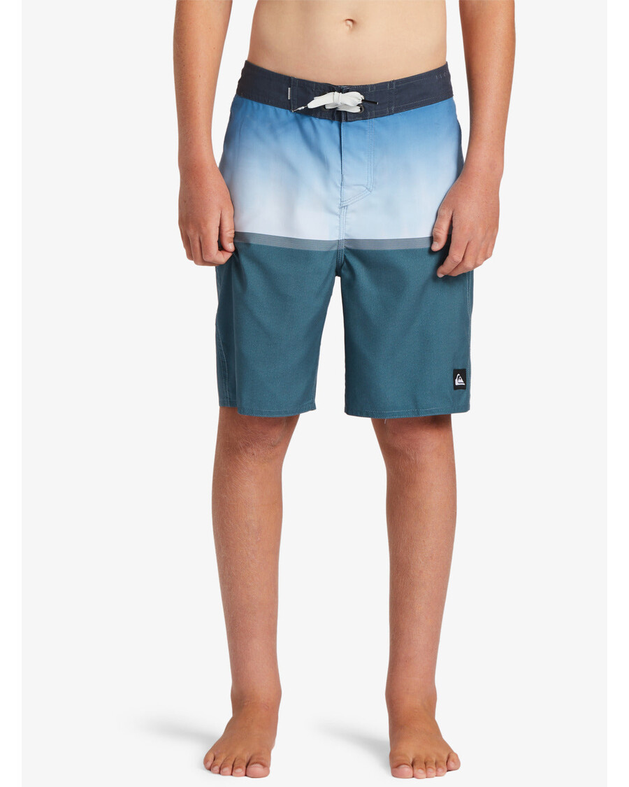 Quiksilver Boys 8-16 Daily Division 17" Boardshorts - Egejsko Modra