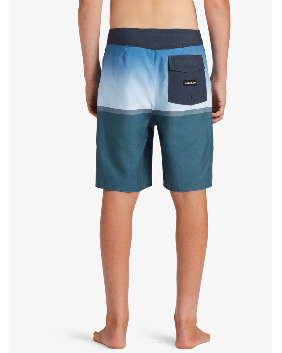Quiksilver Boys 8-16 Daily Division 17" Boardshorts - Egejsko Modra