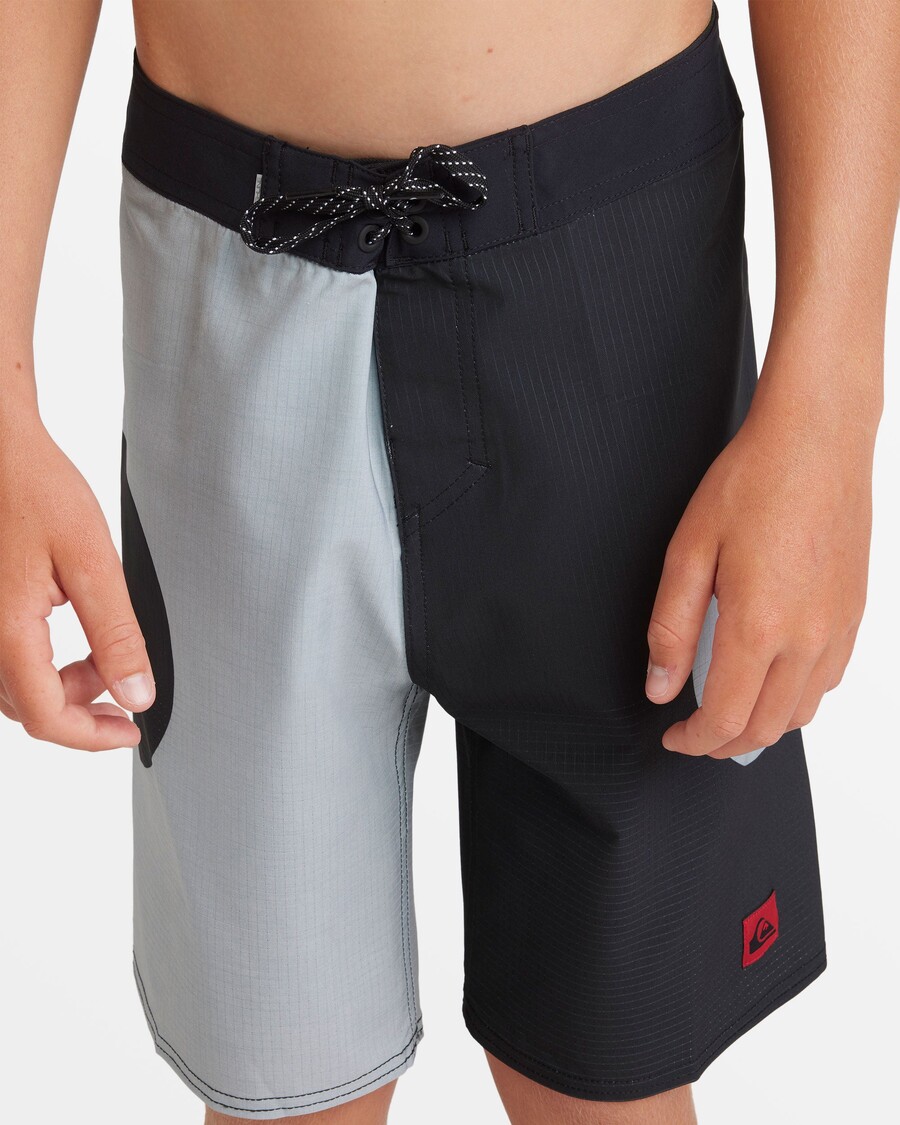 Quiksilver Boys 8-16 Highline Griff 17" Boardshorts - Quarry