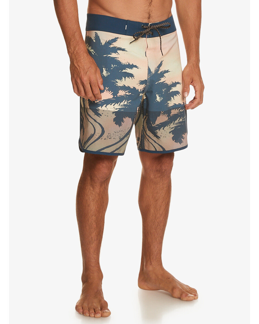 クイックシルバー ハイライン スカラップ 19 インチ ボードショーツ - パステル ターコイズ