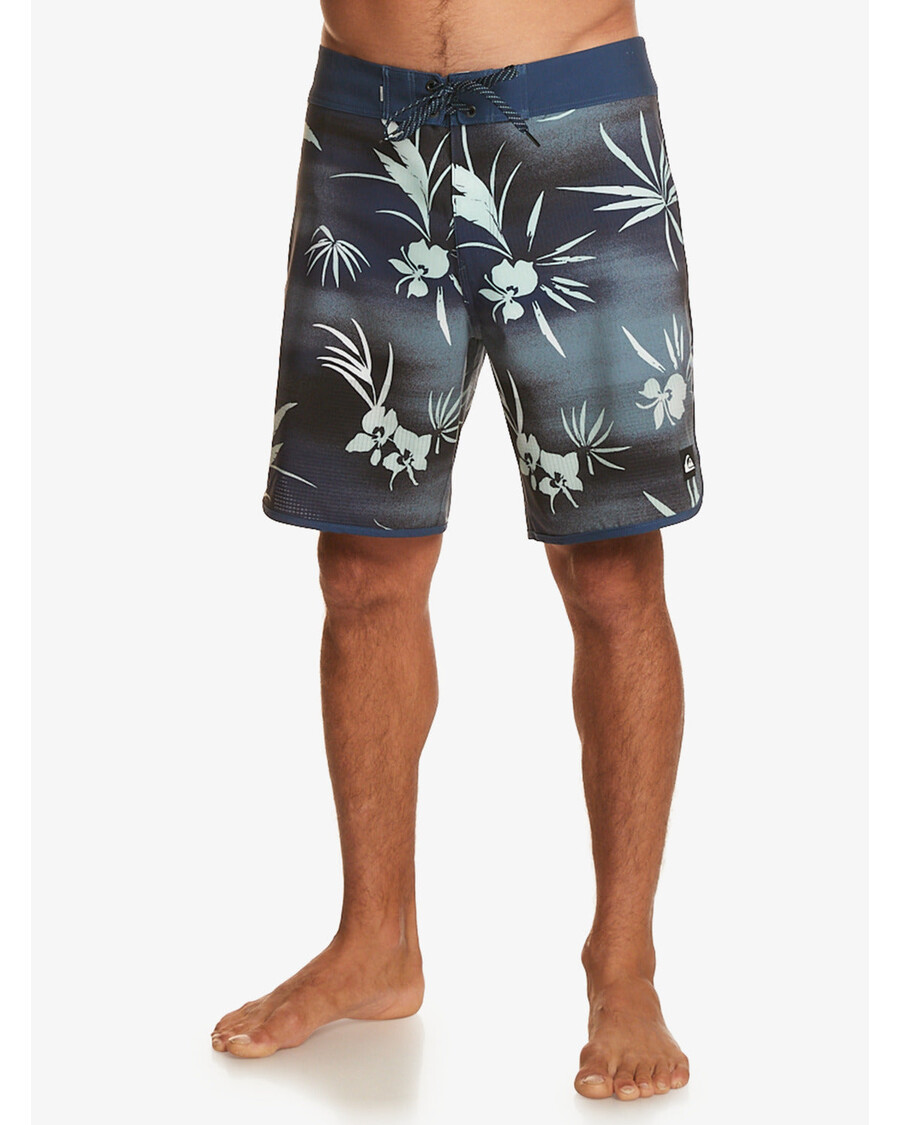 Quik Silver Highline Scallop 19" Boardshorts - Naval Accademy