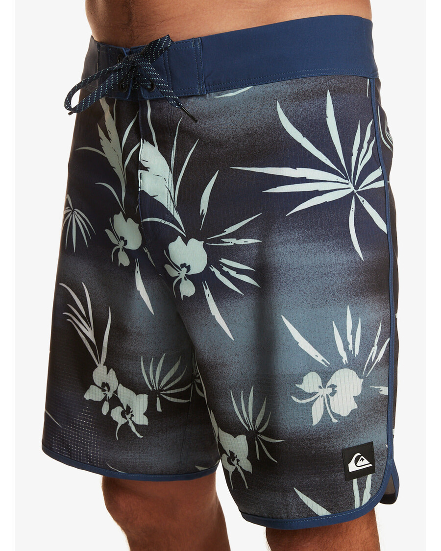 Quik Silver Highline Scallop 19" Boardshorts - Naval Accademy