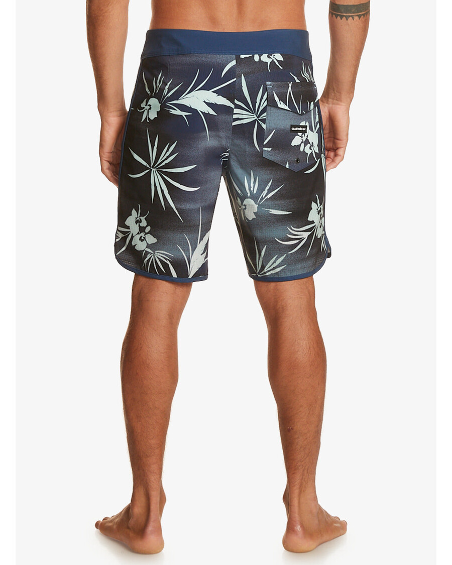 Quik Silver Highline Scallop 19" Boardshorts - Naval Accademy