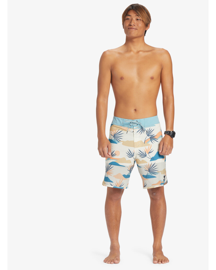 Quik Silver Highline Scallop 19" Boardshorts - Birch