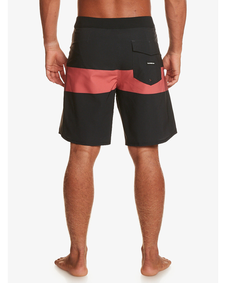 شورت Quiksilver Highline Arch مقاس 19 بوصة - أسود