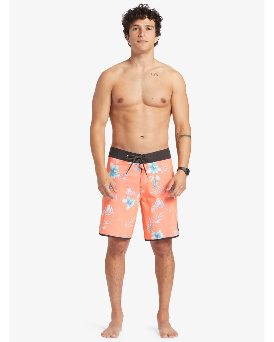 Quik Silver Surfsilk Scallop 19" Boardshorts - Fiery Coral