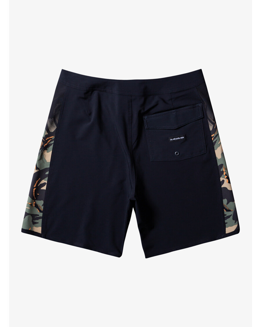 Quik Silver Surfsilk Arch 18" Boardshorts - Four Leaf Clover