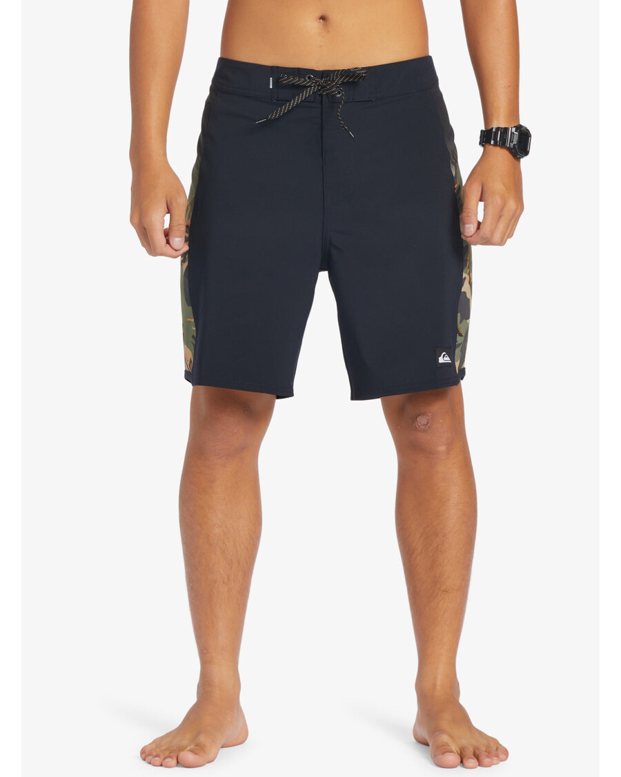 Quik Silver Surfsilk Arch 18" Boardshorts - Four Leaf Clover