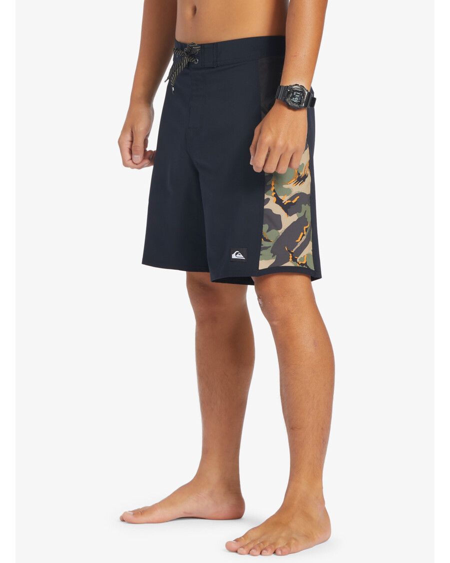 Quik Silver Surfsilk Arch 18" Boardshorts - Four Leaf Clover