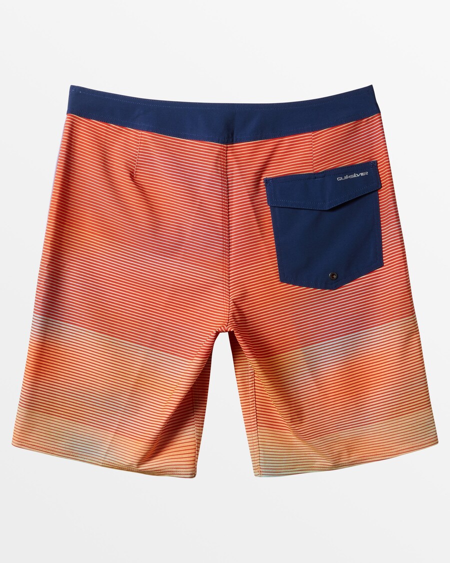 Quik Silver Surfsilk Massive 20" Boardshorts - Grenadine