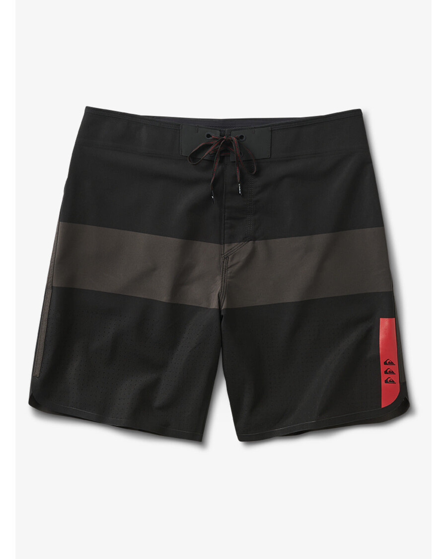 Quiksilver Highline Pro Scallop 19" šortky - čierne