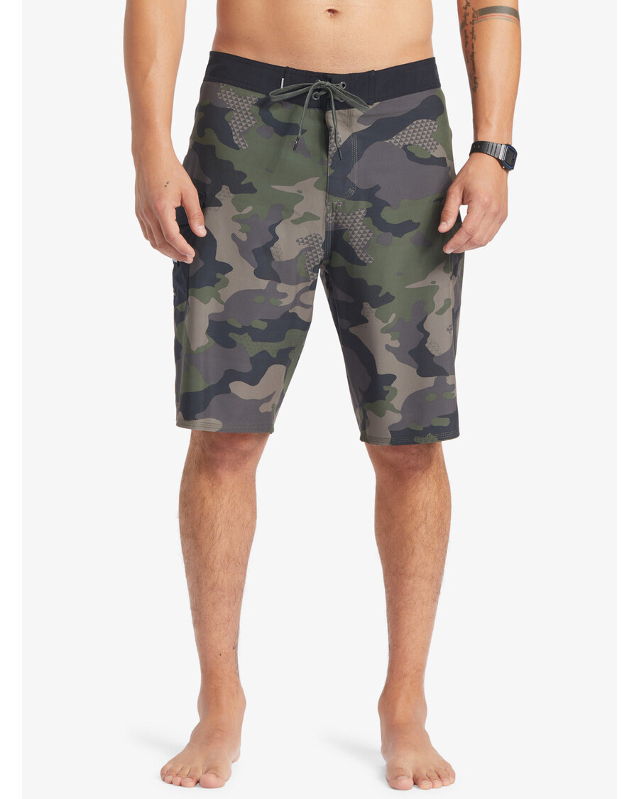 Quik Silver Surfsilk Hawaii Camo 21 21" Boardshorts - Thyme