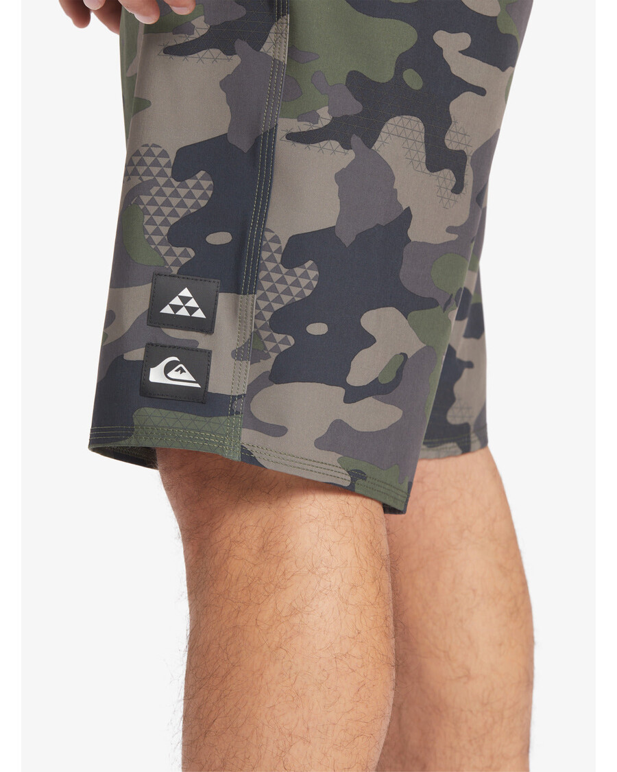 Quik Silver Surfsilk Hawaii Camo 21 21" Boardshorts - Thyme