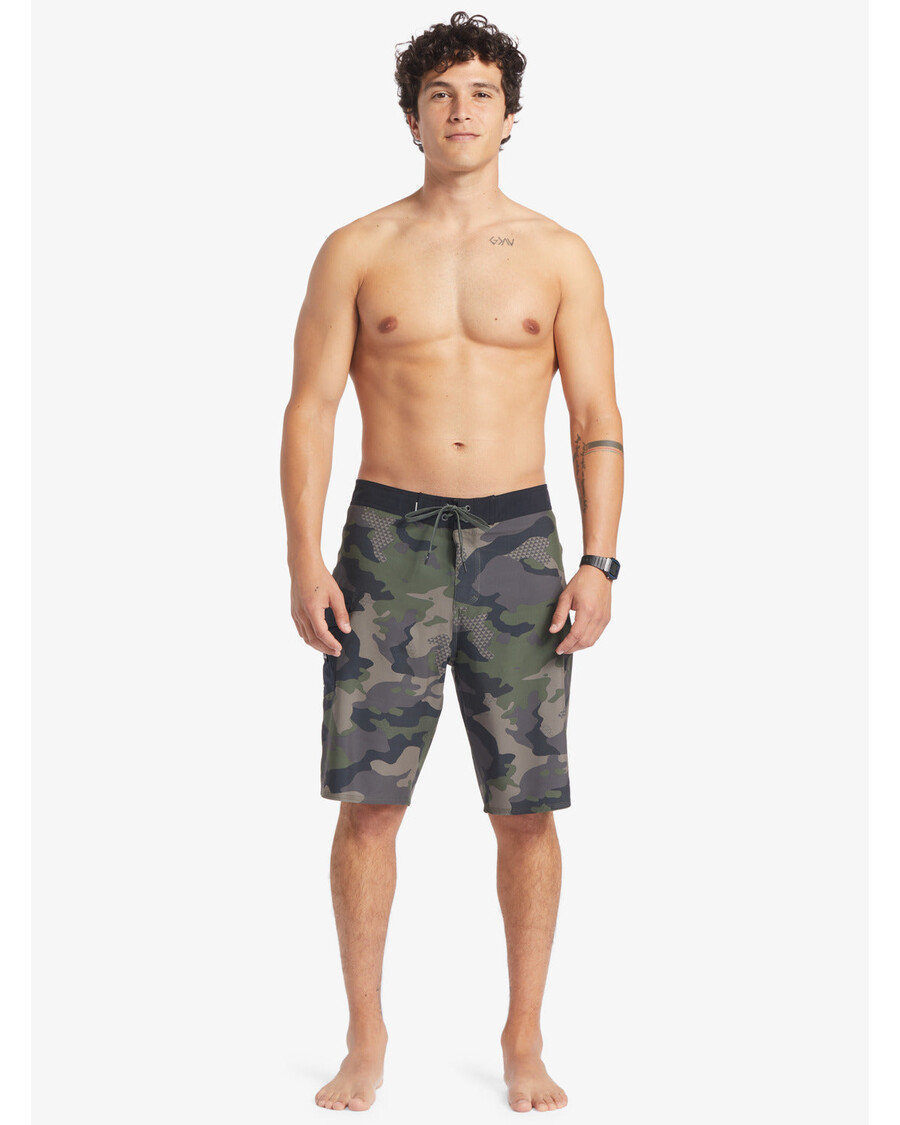 Quik Silver Surfsilk Hawaii Camo 21 21" Boardshorts - Thyme