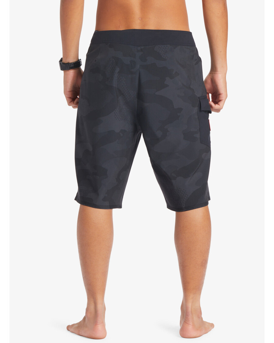 Quiksilver Surfsilk Hawaii Camo 21 21" šortky - čierne