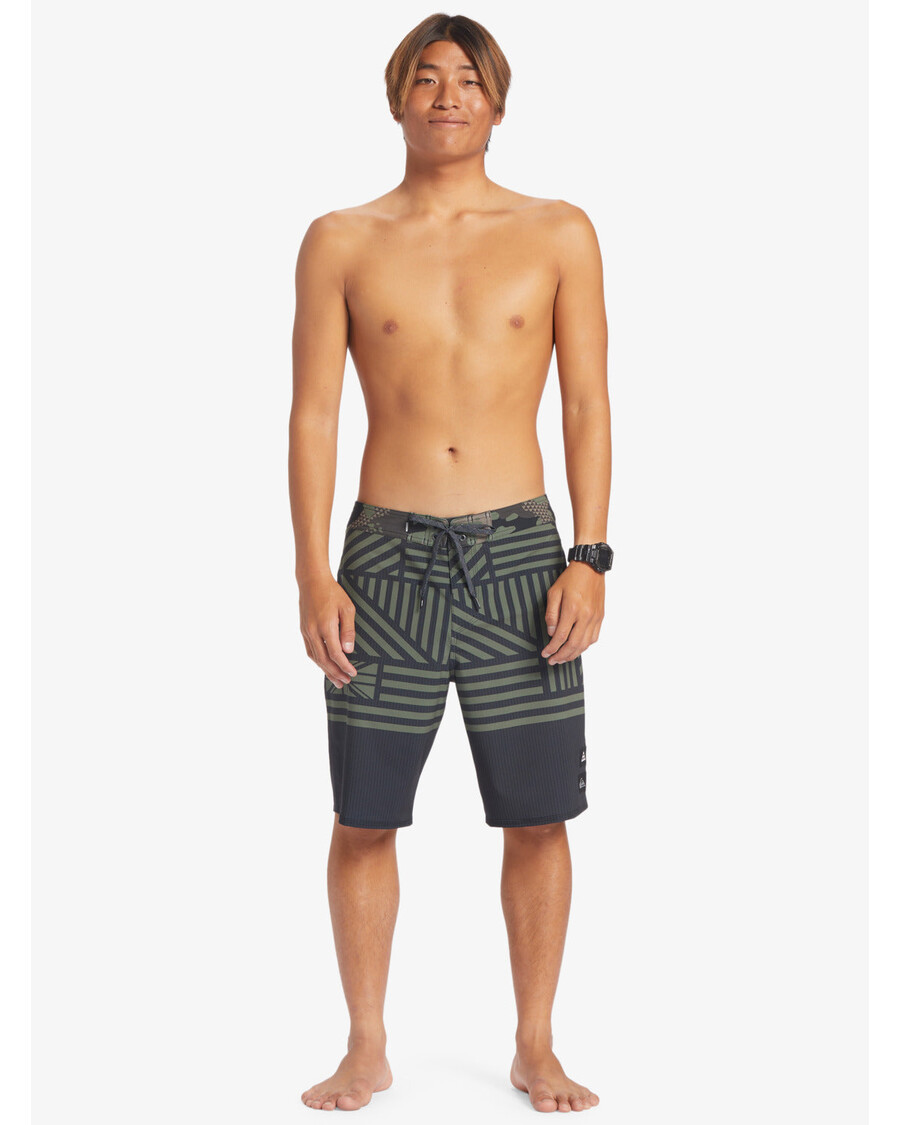 Quiksilver Surfsilk Hawaii Flag 20 Colių šortai - Juodi