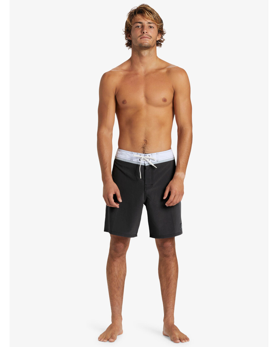 куиксилвер оригиналне праве ногавице чврсте 18" шорц за даску - асфалт