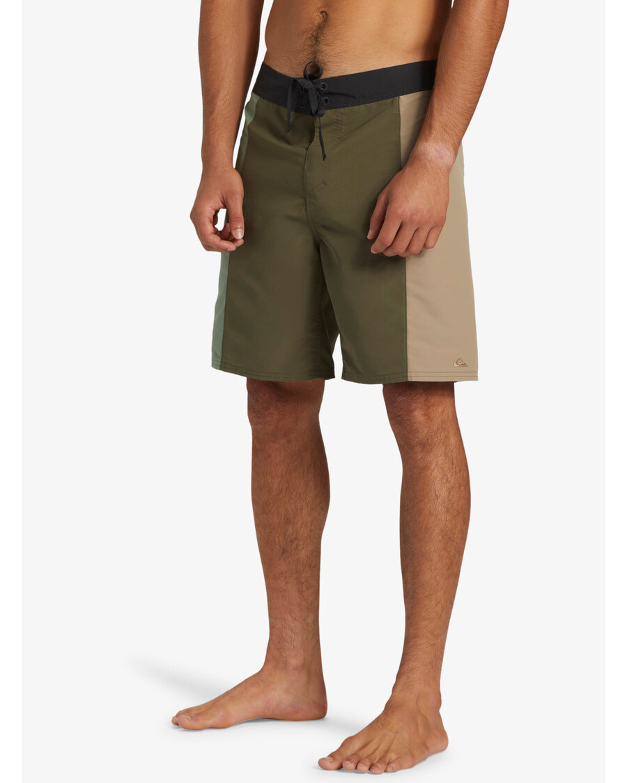 Quik Silver Made Better 18.5" Boardshorts - Grape Leaf