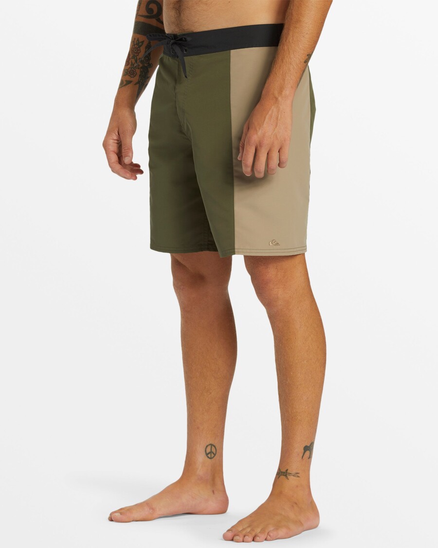 Quik Silver Made Better 18.5" Boardshorts - Grape Leaf