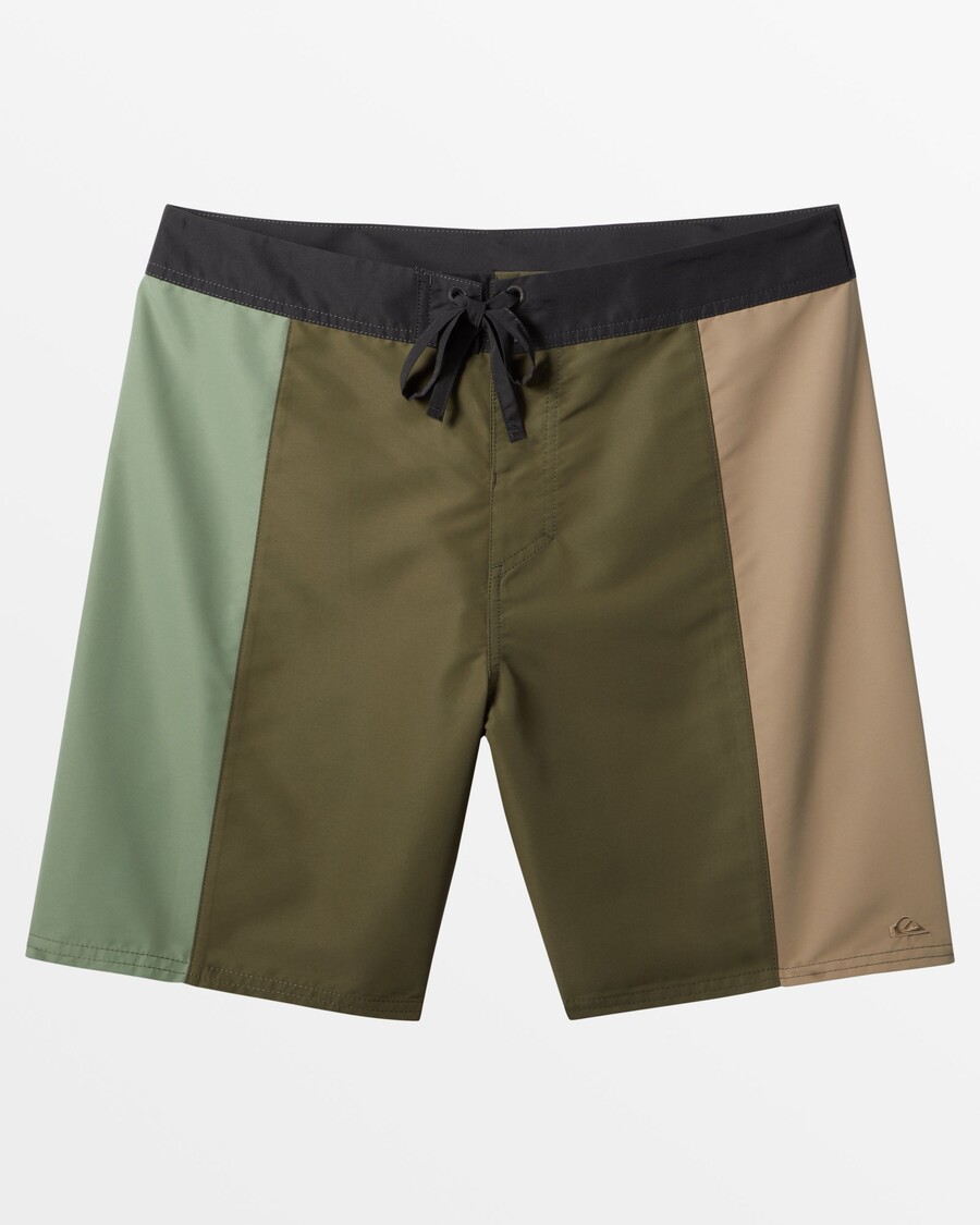 Quik Silver Made Better 18.5" Boardshorts - Grape Leaf