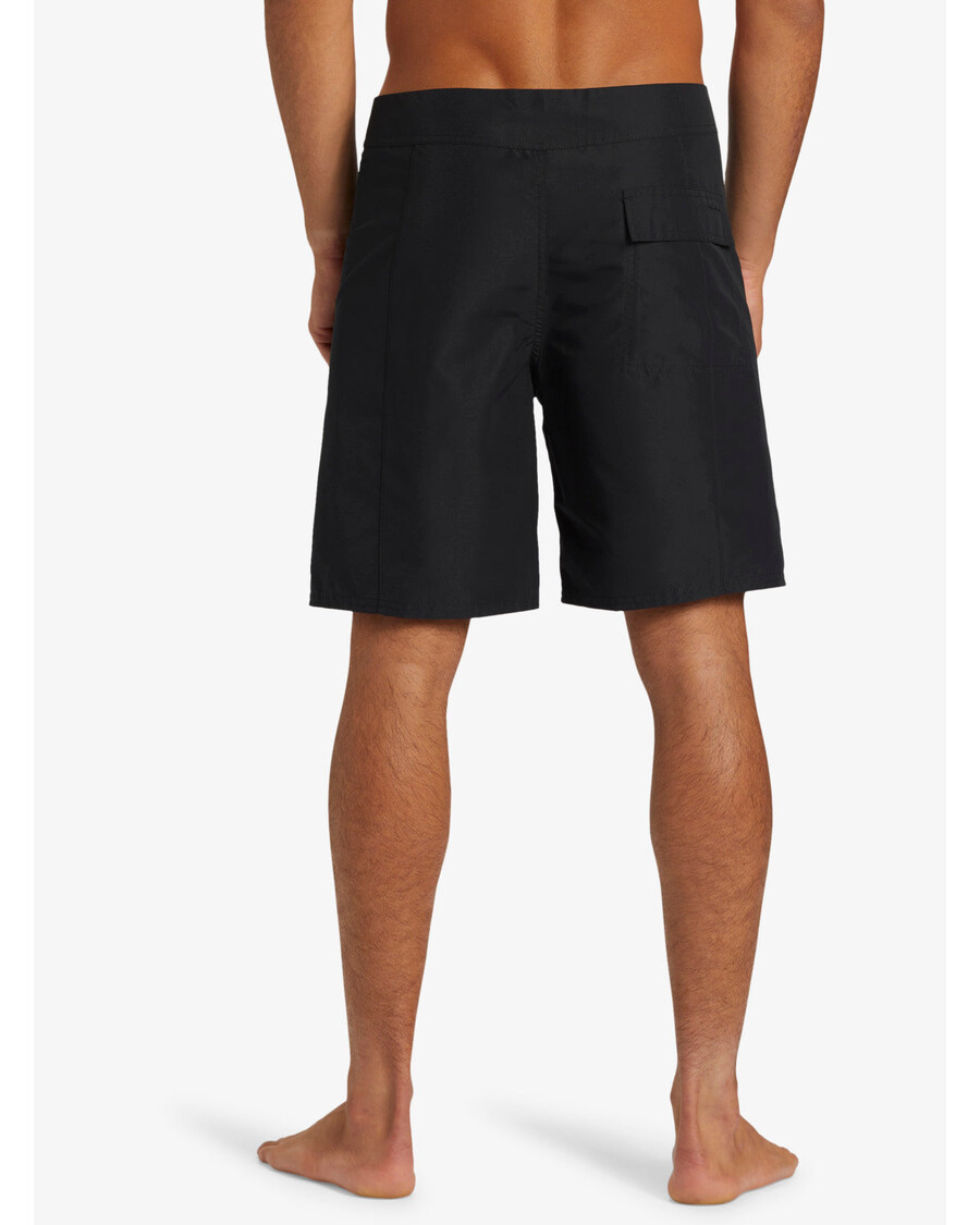 クイックシルバー メイド ベター 18.5 インチ ボードショーツ - ブラック