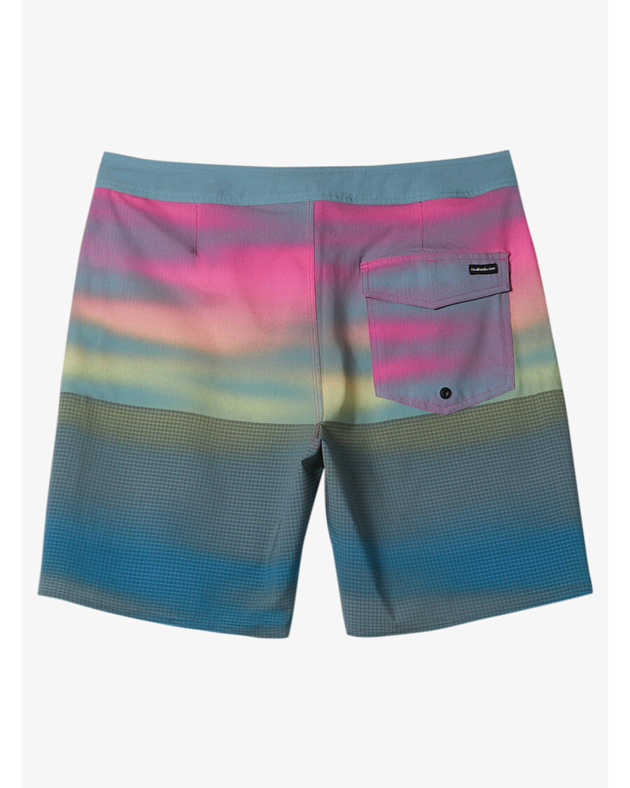 クイックシルバー ハイライン ストレートレッグ 19 インチ ボードショーツ - プリズム ピンク