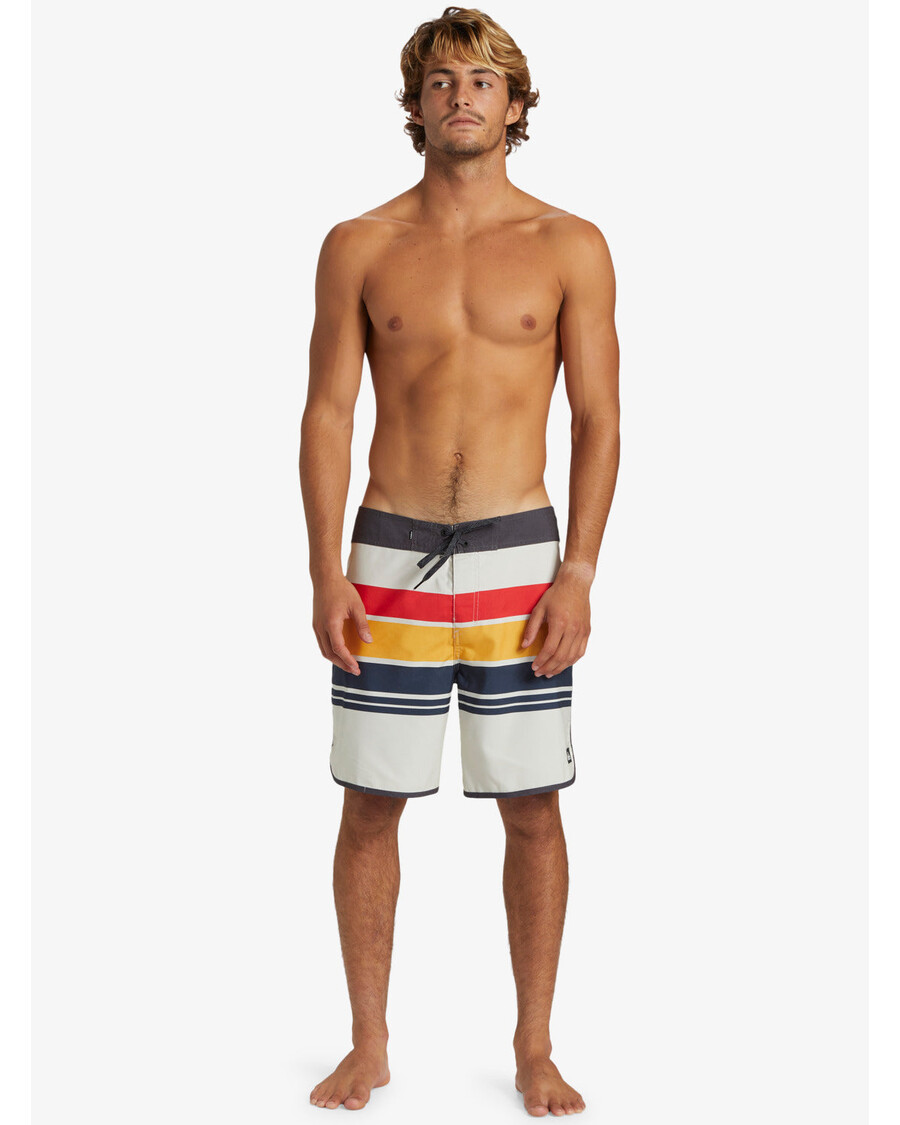 Quiksilver Arkiraitaiset 19" Boardshortsit - Lumivalkoiset