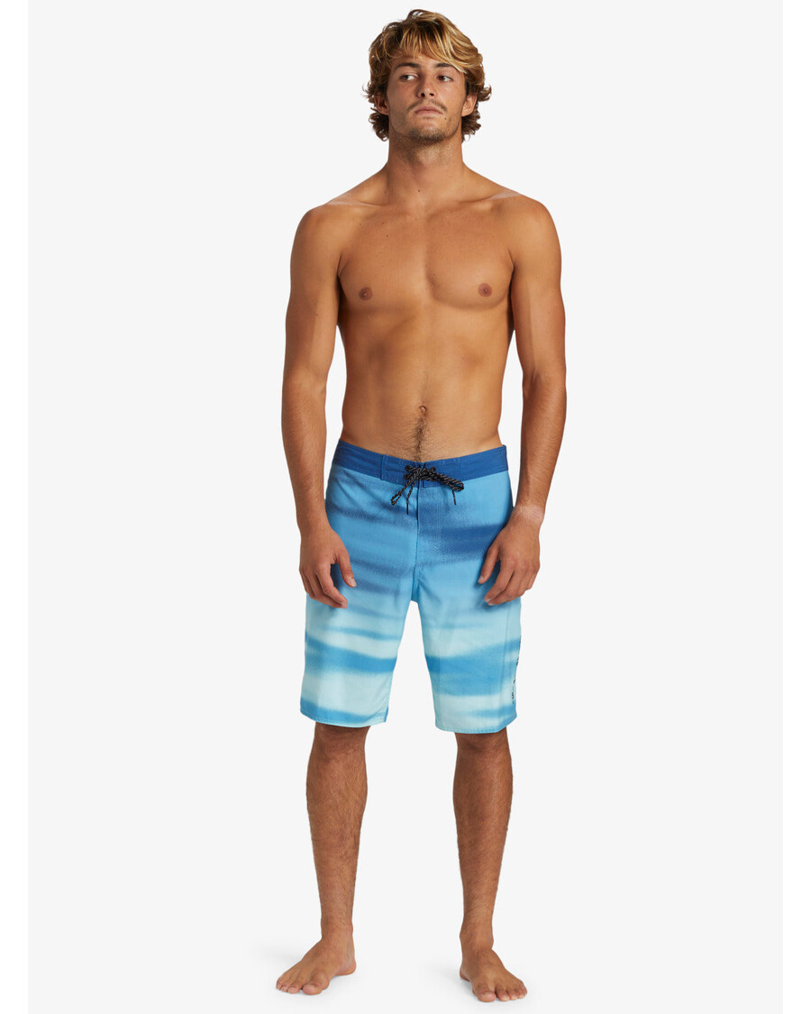куиксилвер шортс за даску од 20 инча за свакодневне избледеле - монако плаве