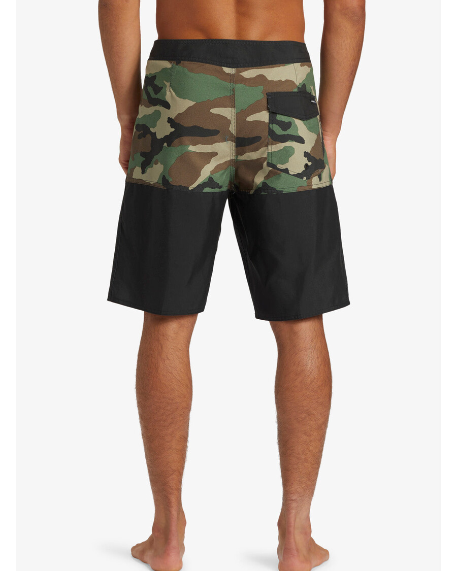 クイックシルバー デイリー ディビジョン 20 インチ ボードショーツ - ブラック