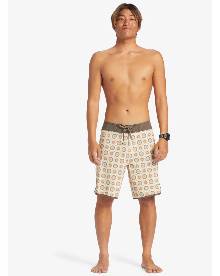 Quik Silver Surfsilk Scallop 19" Boardshorts - Birch