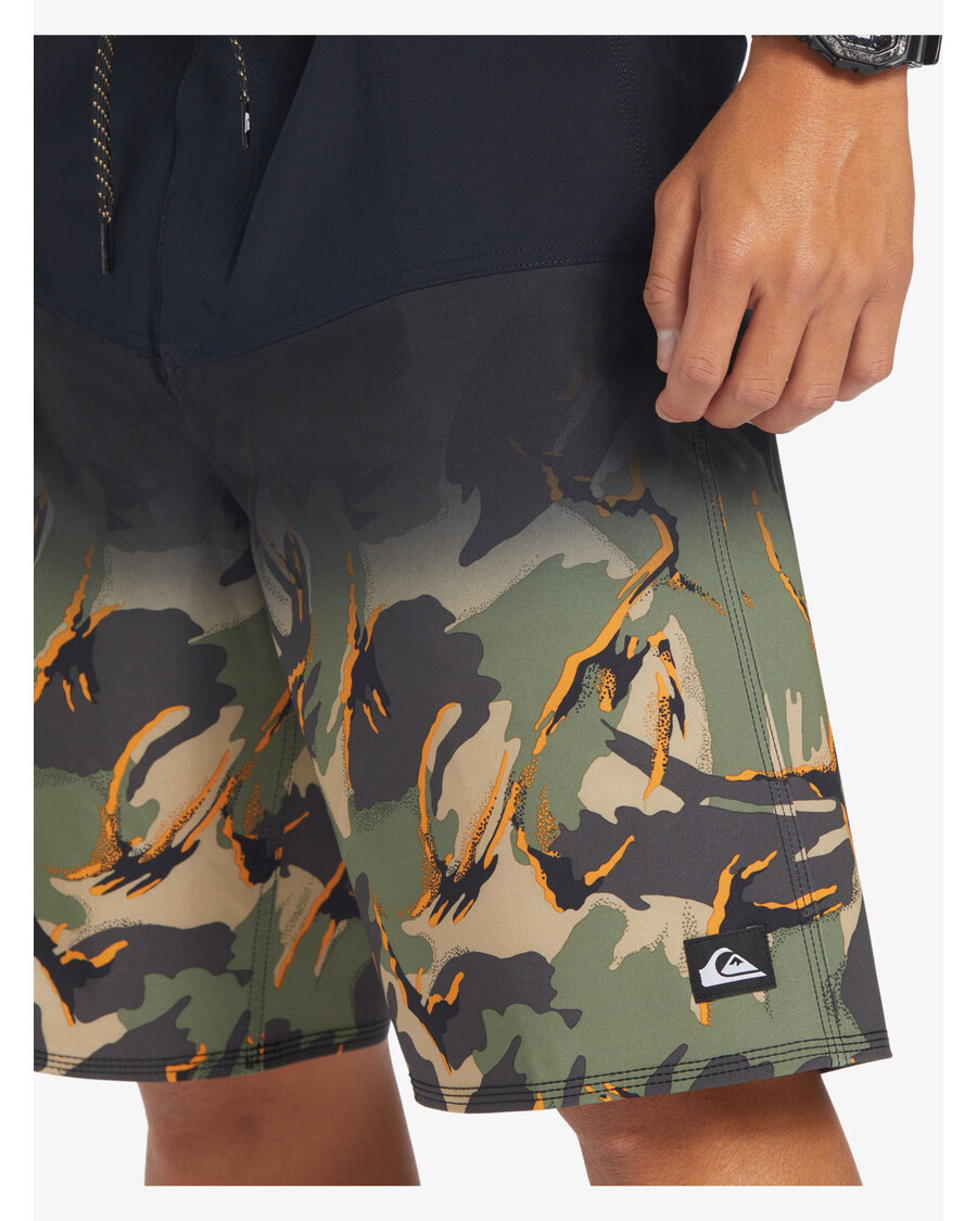 Quik Silver Surfsilk Panel 20" Boardshorts - Black