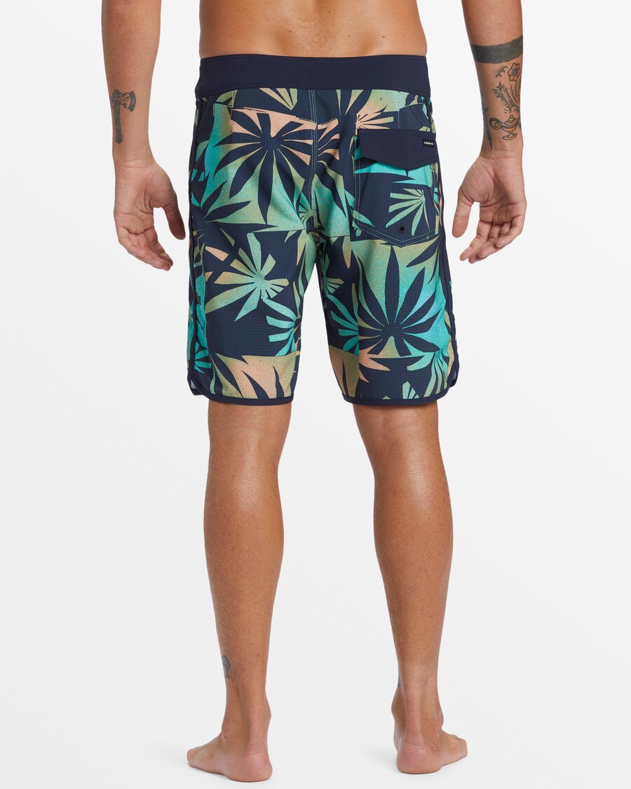 Quik Silver Highline Scallop 19" Boardshorts - Dark Navy