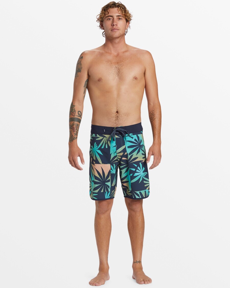 Quik Silver Highline Scallop 19" Boardshorts - Dark Navy