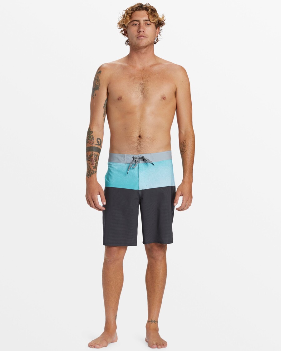 Quiksilver Highline Straight Leg 19" Boardshorts - Capri