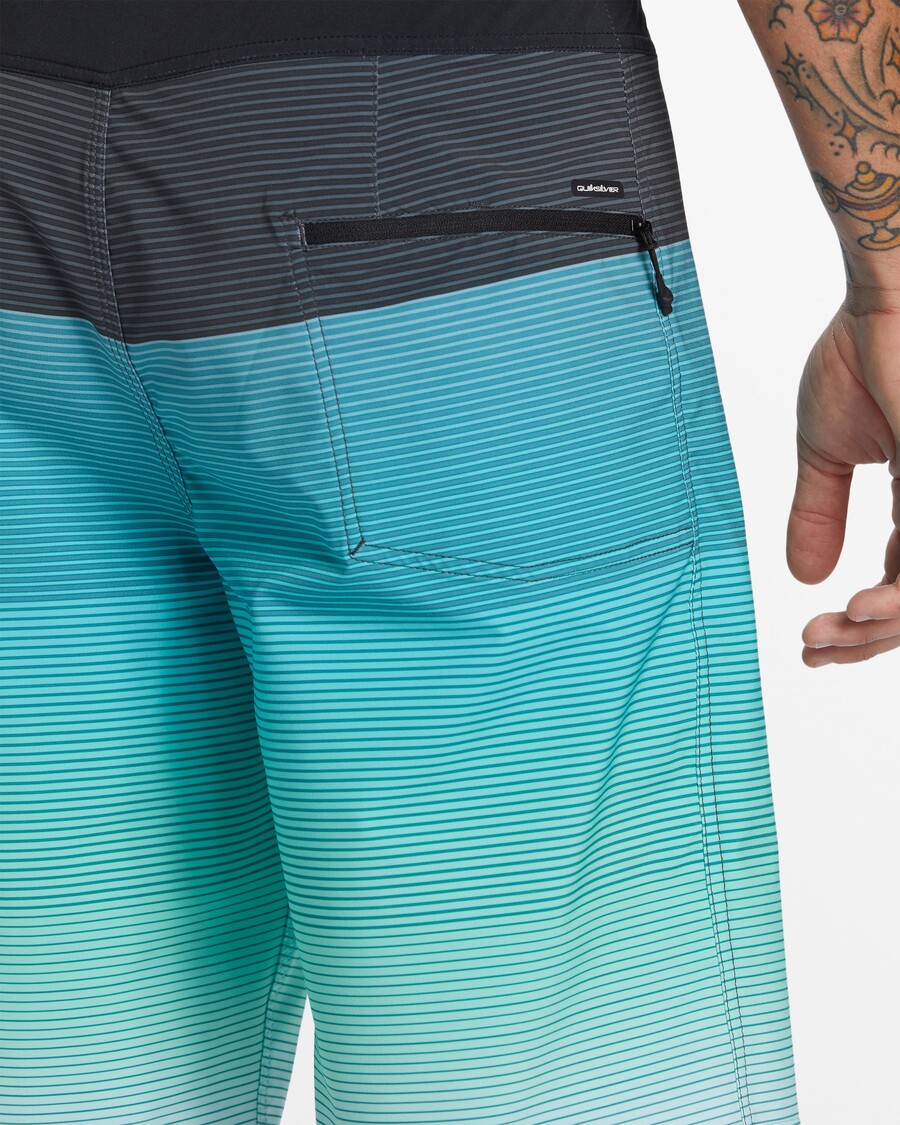 Quiksilver Surfsilk Masyvūs 20 Colių šortai - Larkspur