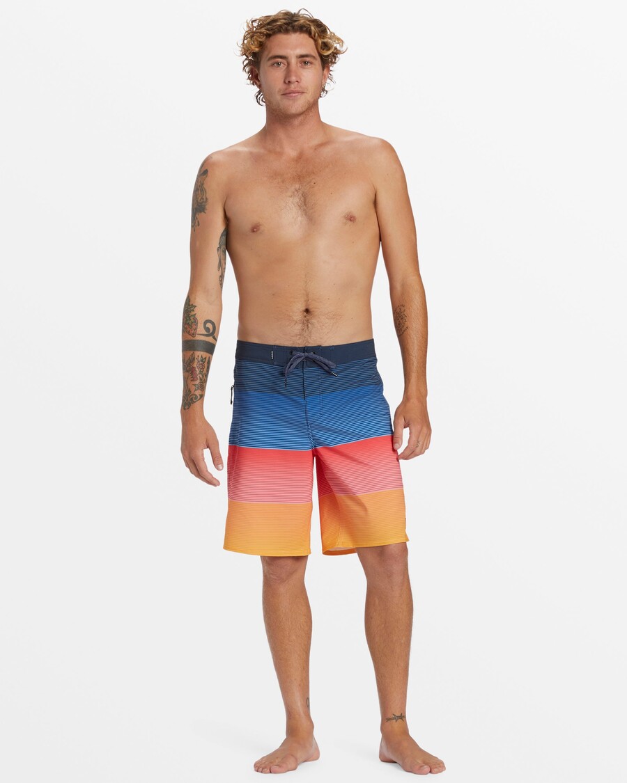 Quik Silver Surfsilk Massive 20" Boardshorts - Monaco Blue