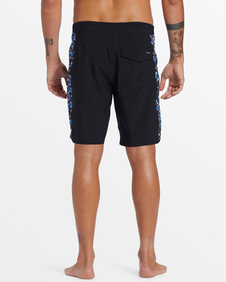 Quik Silver Surfsilk Arch 19" Boardshorts - Black
