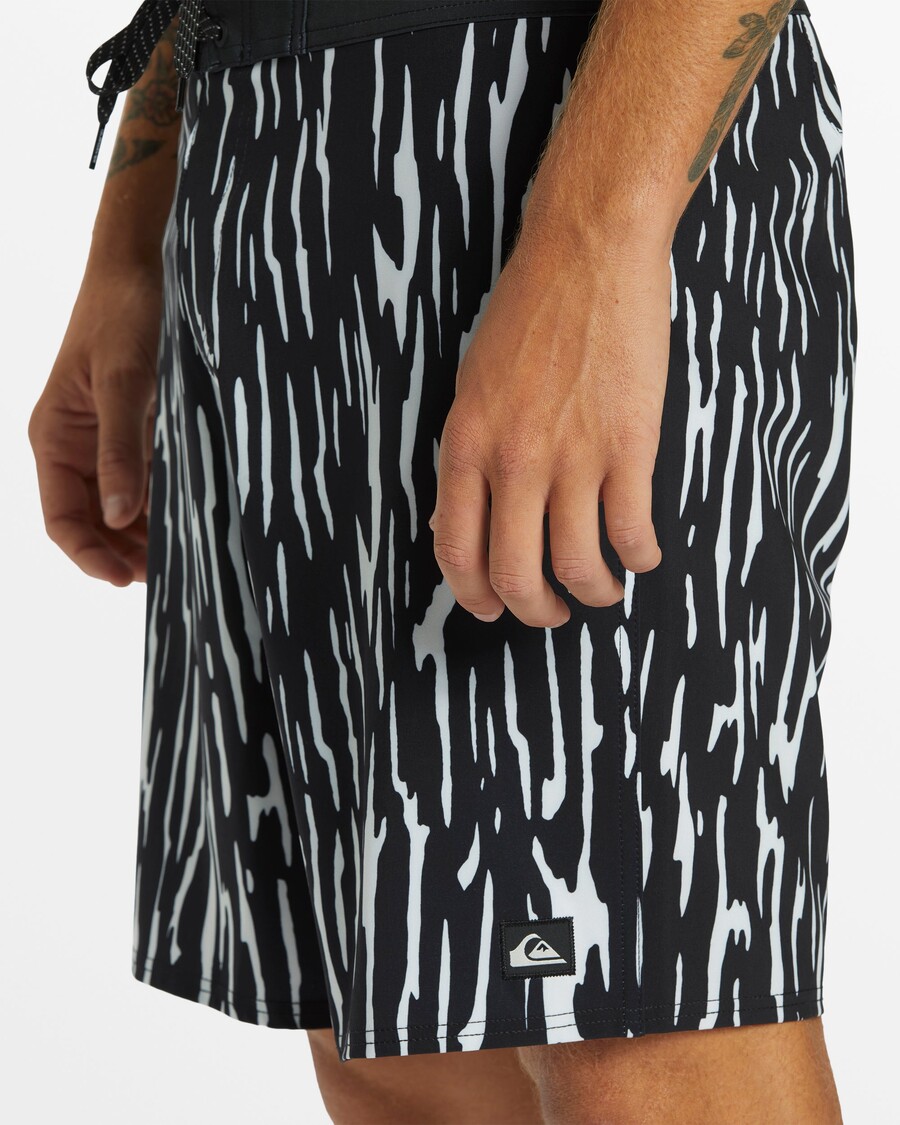 Quiksilver Surfsilk Short De Bain Jambe Droite 19" - Noir