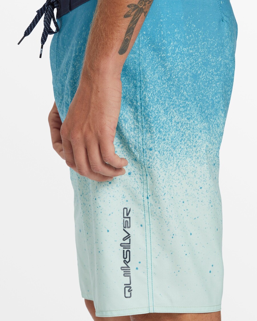 Quiksilver Daily Fade 20" šortky - Larkspur