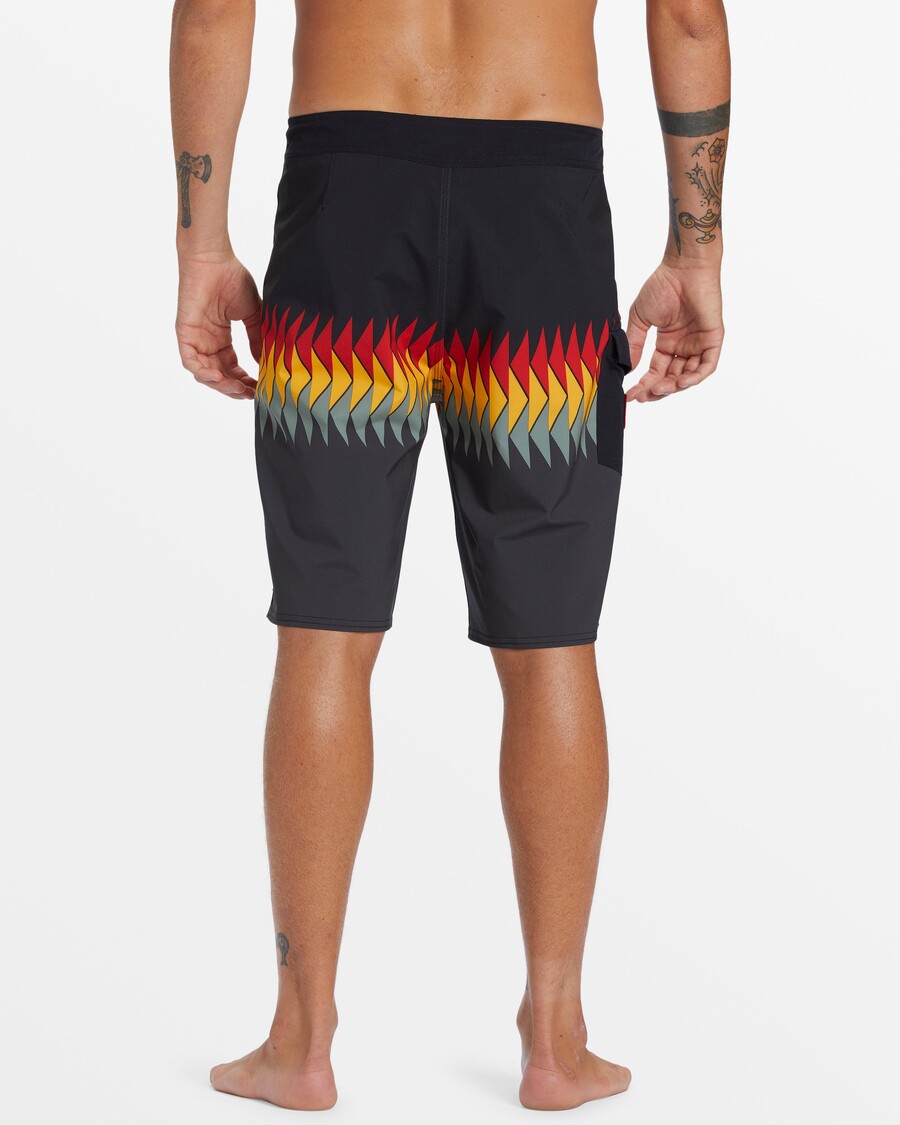 Quik Silver Surfsilk Hawaii Straight 21" Boardshorts - Black