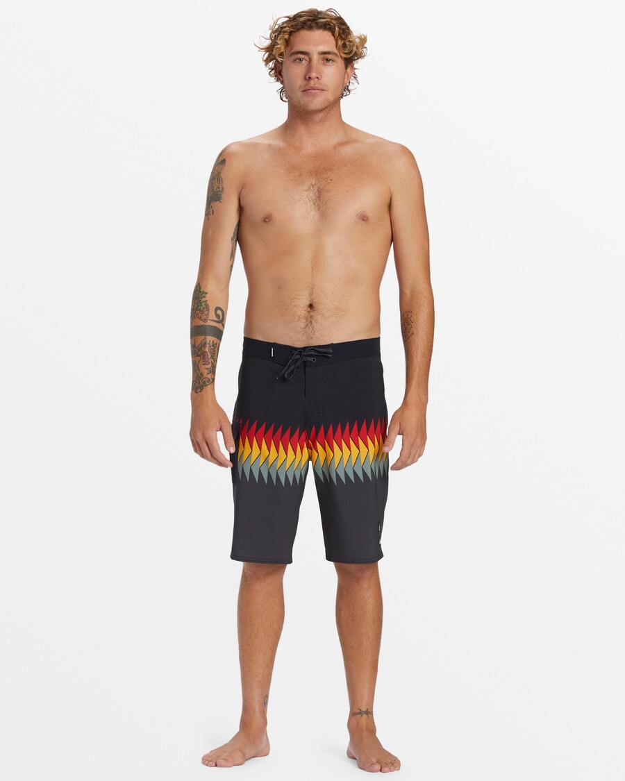 Quik Silver Surfsilk Hawaii Straight 21" Boardshorts - Black