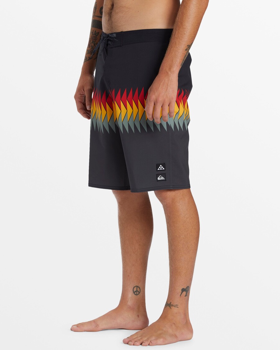 Quik Silver Surfsilk Hawaii Straight 21" Boardshorts - Black