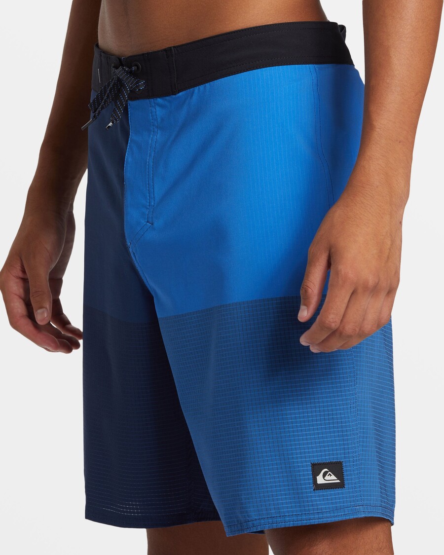 Quik Silver Highline Straight Leg 19" Boardshorts - Estate Blue