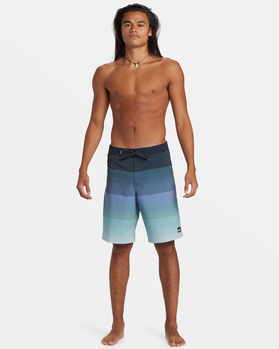 Quik Silver Surfsilk Massive 20" Boardshorts - Vintage Indigo