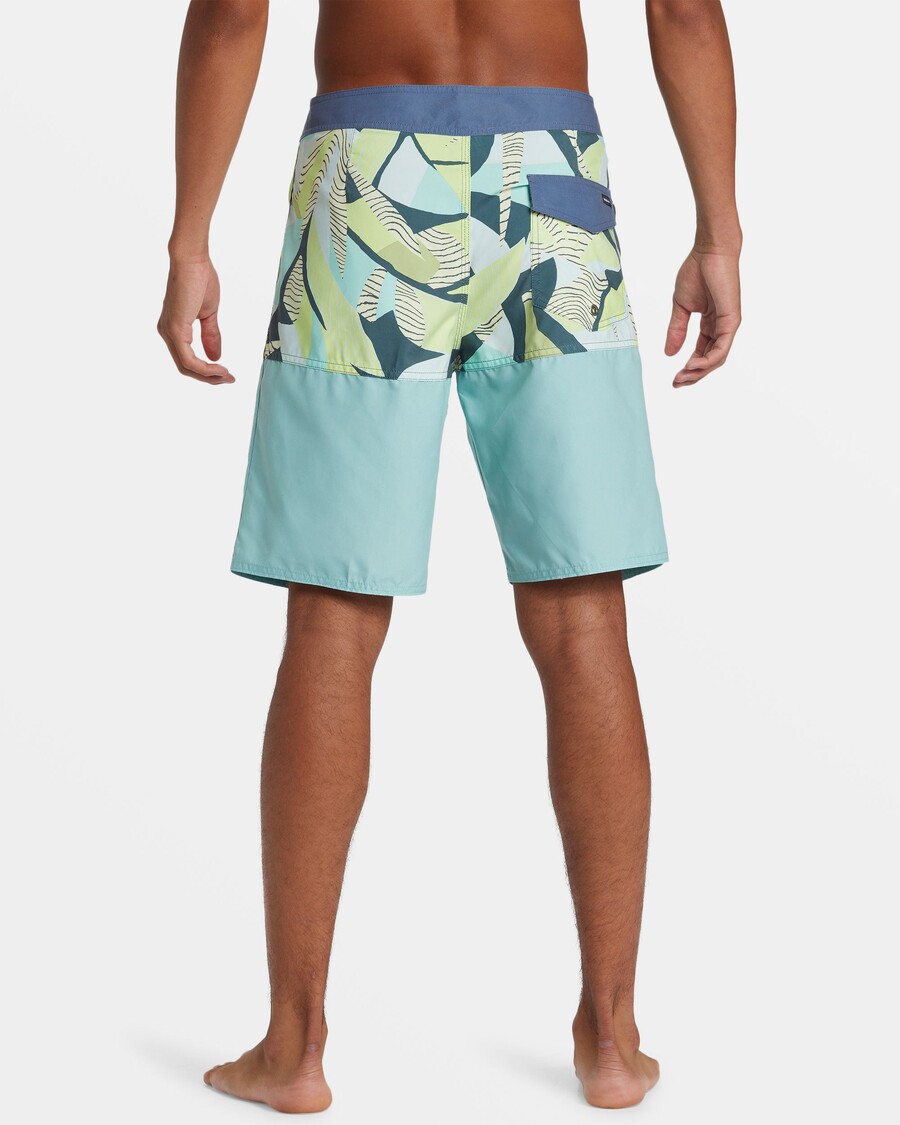Quik Silver Everyday Division 20" Boardshorts - Aquifer
