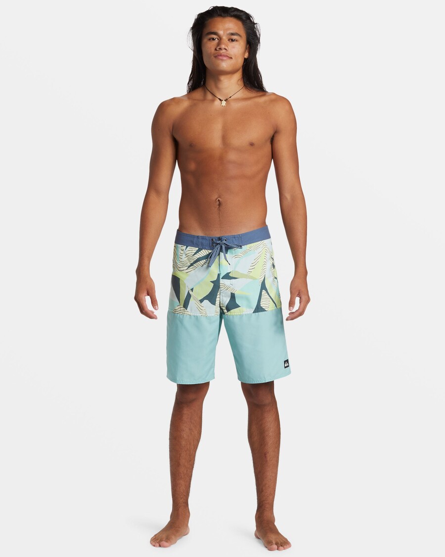Quik Silver Everyday Division 20" Boardshorts - Aquifer