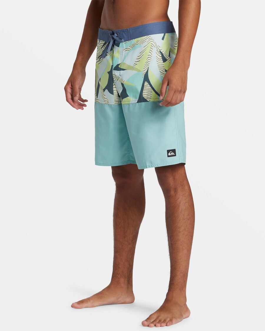 Quik Silver Everyday Division 20" Boardshorts - Aquifer
