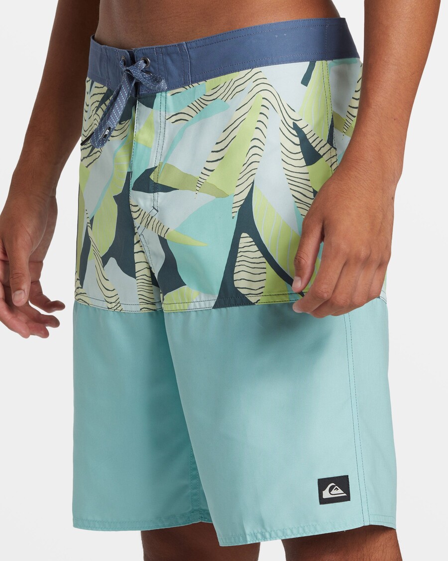 Quik Silver Everyday Division 20" Boardshorts - Aquifer