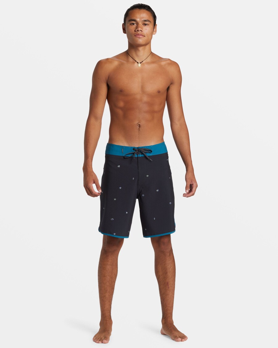 Quik Silver Surfsilk Scallop 19" Boardshorts - Black