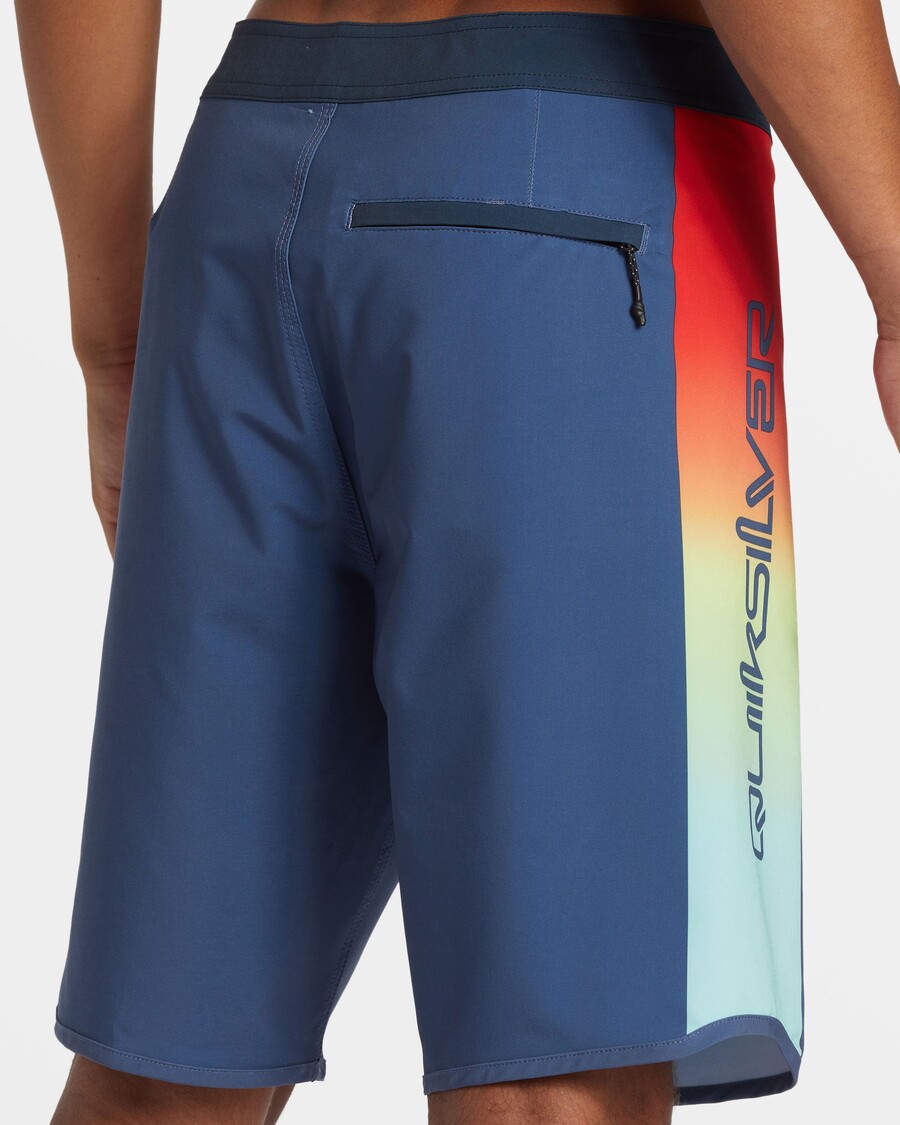 Quiksilver Surfsilk Holmes 20" šortky - Vintage Indigo